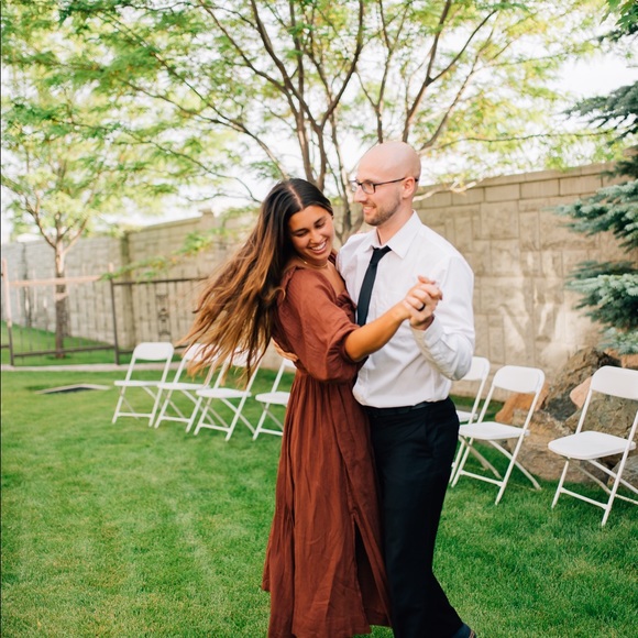 Meet your Posher, Leah - Picture 2 of 4